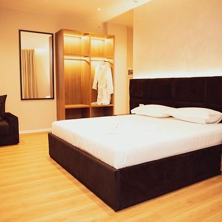 Hotel Continental Дуррес Экстерьер фото