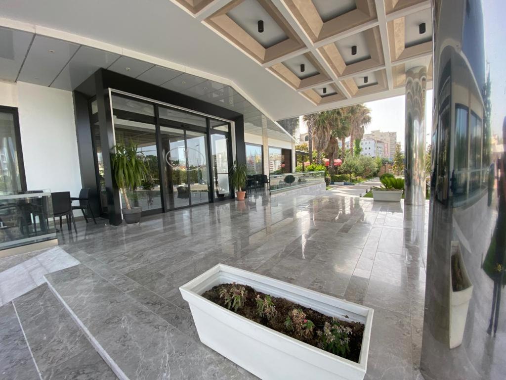 Hotel Continental Дуррес Экстерьер фото