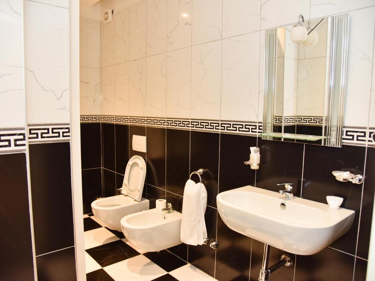 Hotel Continental Дуррес Экстерьер фото