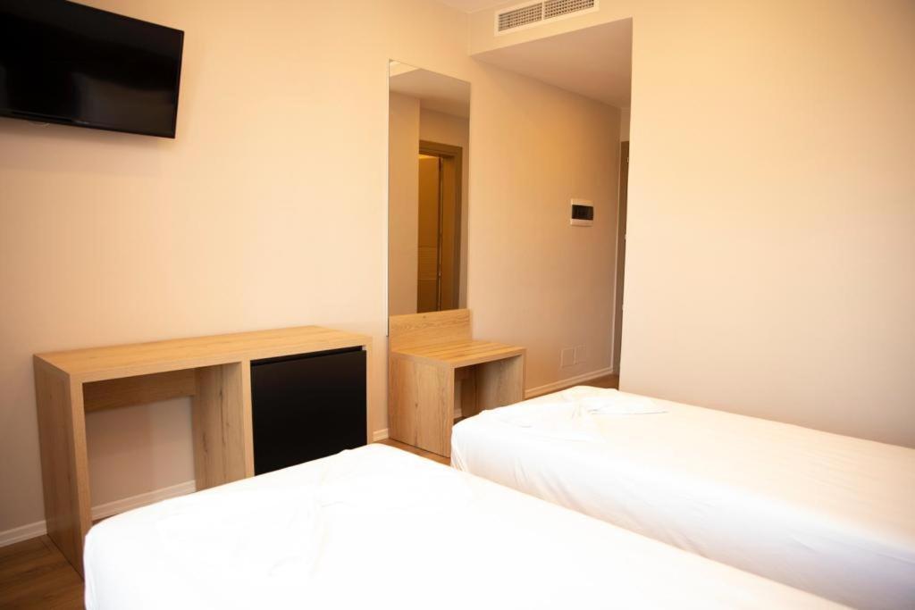 Hotel Continental Дуррес Экстерьер фото