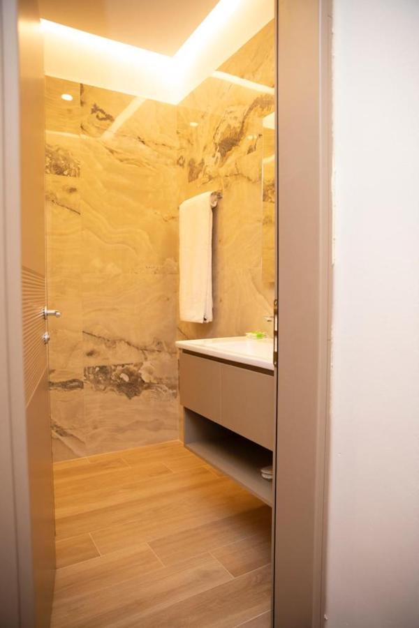 Hotel Continental Дуррес Экстерьер фото