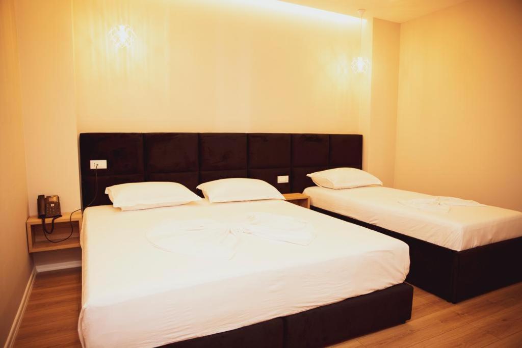 Hotel Continental Дуррес Экстерьер фото