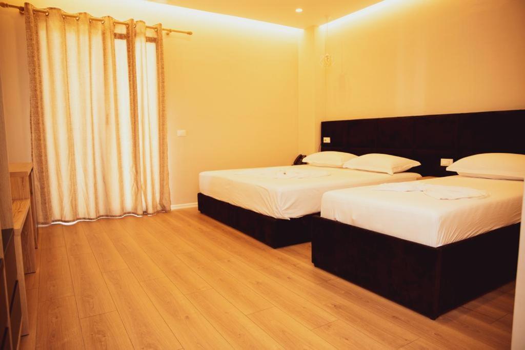 Hotel Continental Дуррес Экстерьер фото