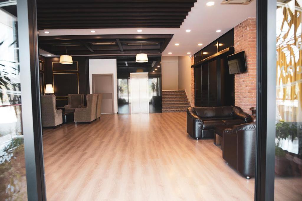 Hotel Continental Дуррес Экстерьер фото
