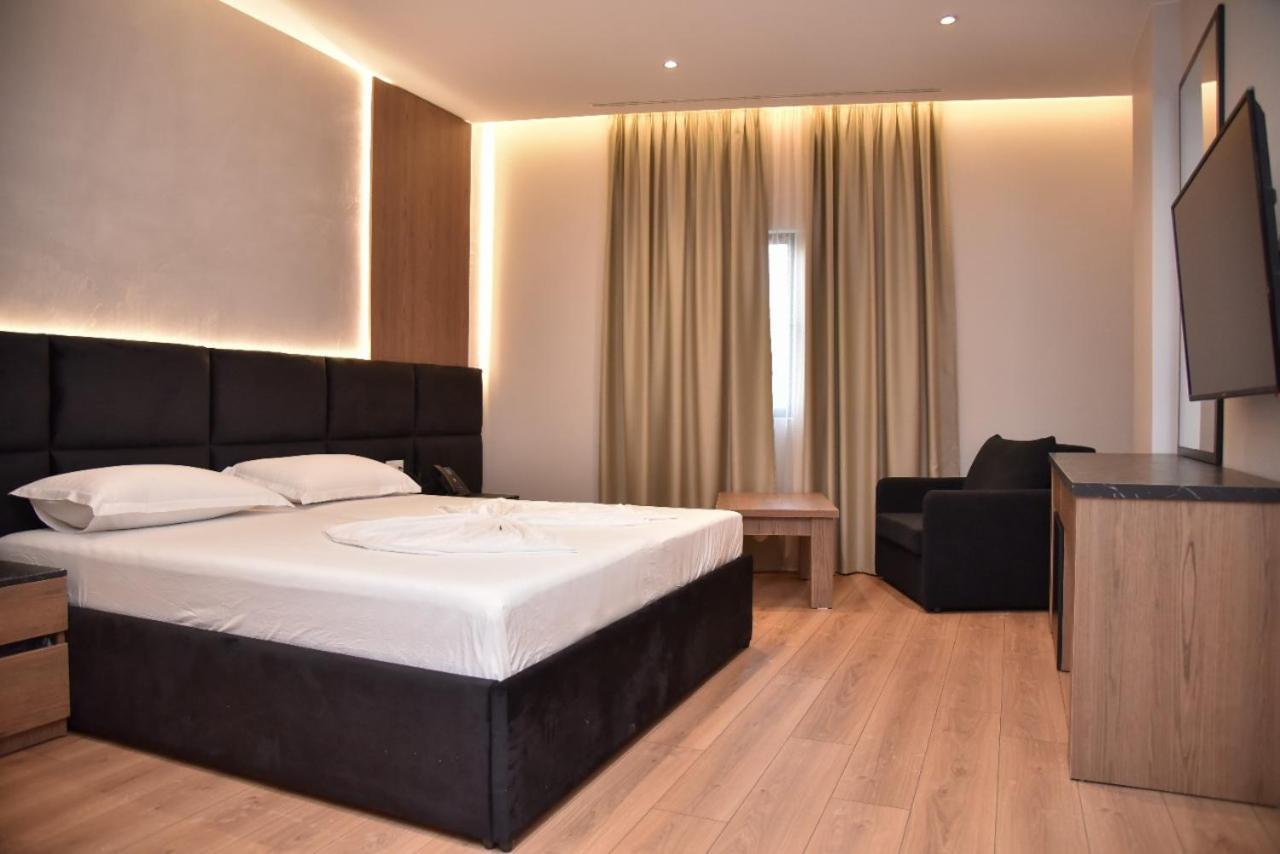 Hotel Continental Дуррес Экстерьер фото