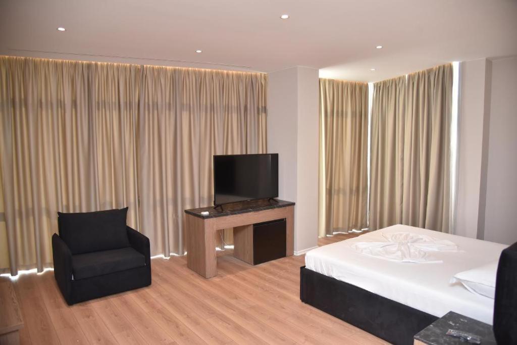 Hotel Continental Дуррес Экстерьер фото