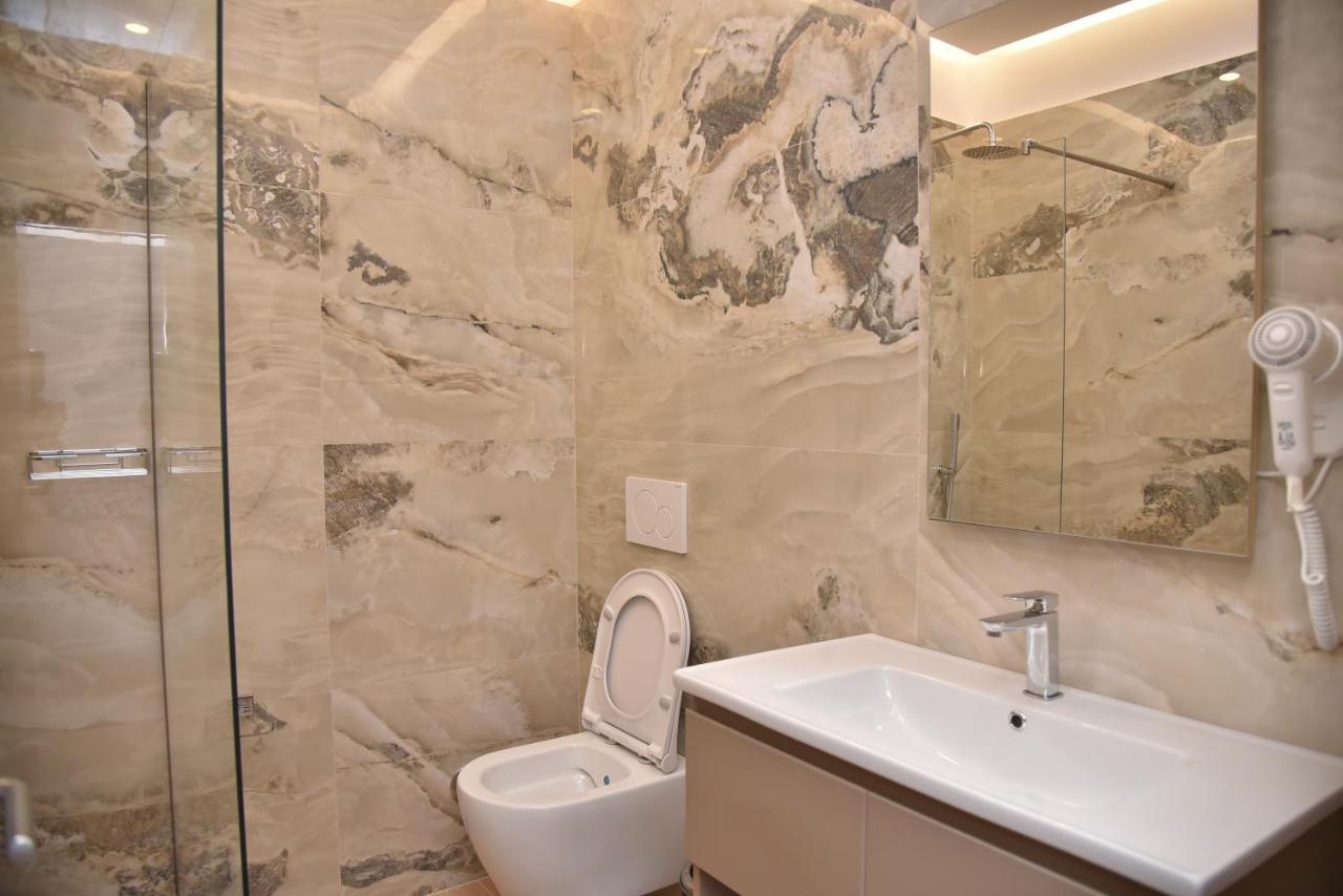 Hotel Continental Дуррес Экстерьер фото