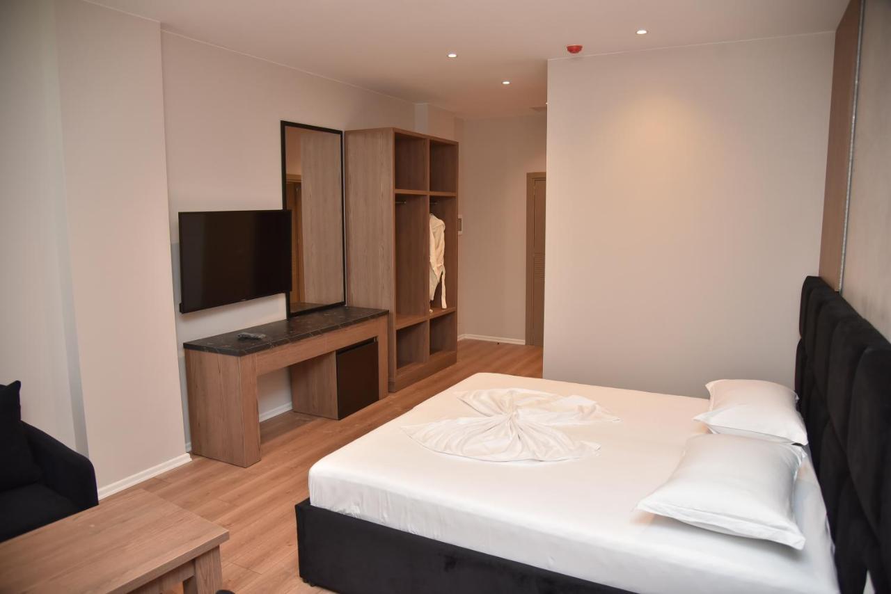 Hotel Continental Дуррес Экстерьер фото