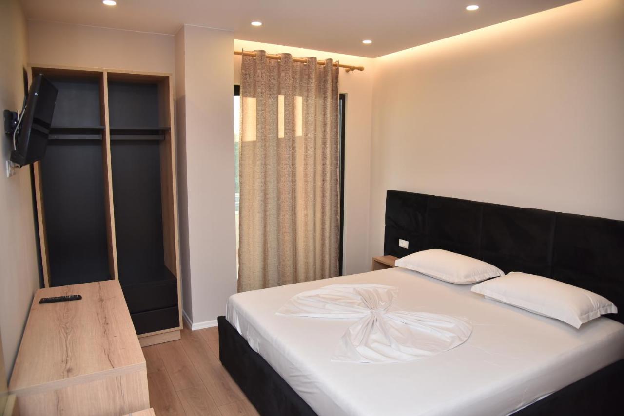 Hotel Continental Дуррес Экстерьер фото